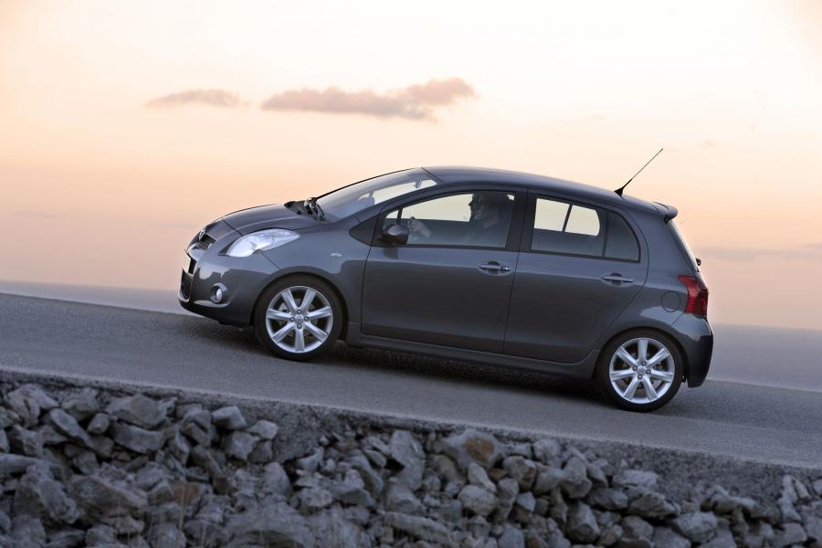  Toyota Yaris TS 2007 года  (фото 23 из 89)